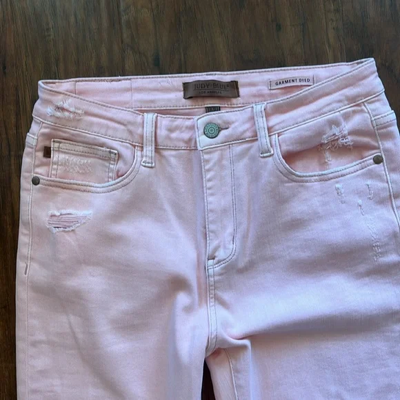 Judy Blue Jeans - Picture 3 of 6